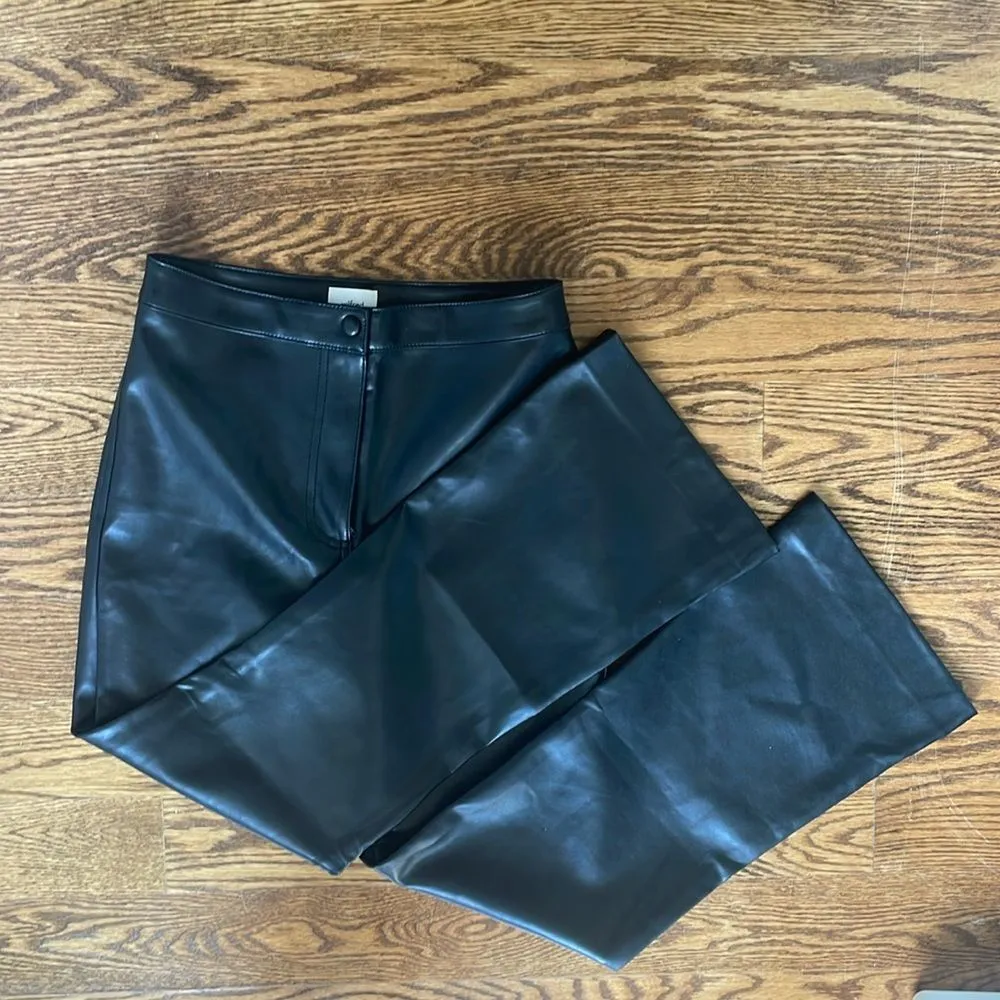 Aritzia Wilfred Faux Leather High Waisted Crop Bootcut Flare Pants Size 4 Black - Image 3