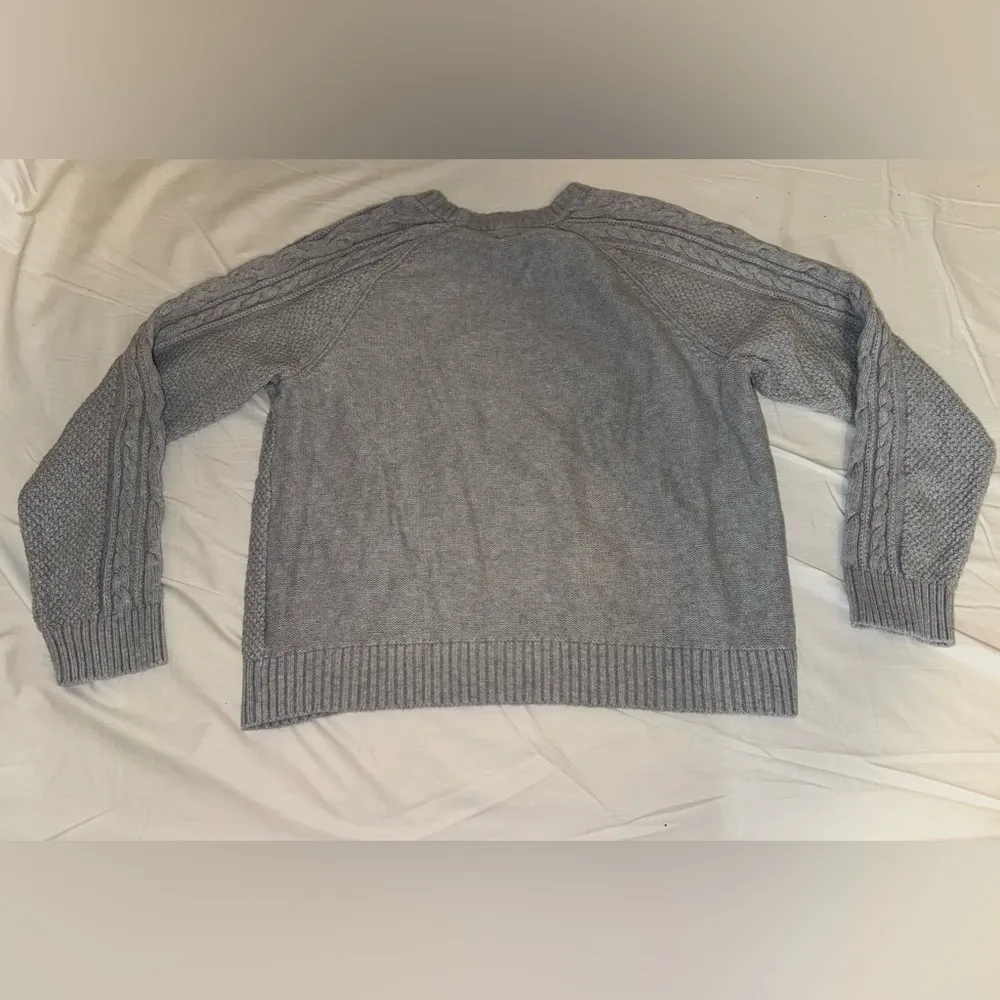 GAP Gray Cable Knit Sweater - Image 4