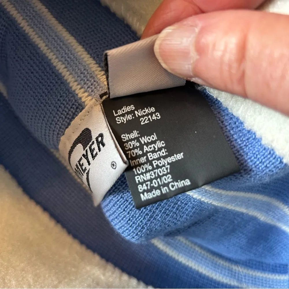 Obermeyer  Women’s Wool Blend Ski Beanie. One Size. - Image 7