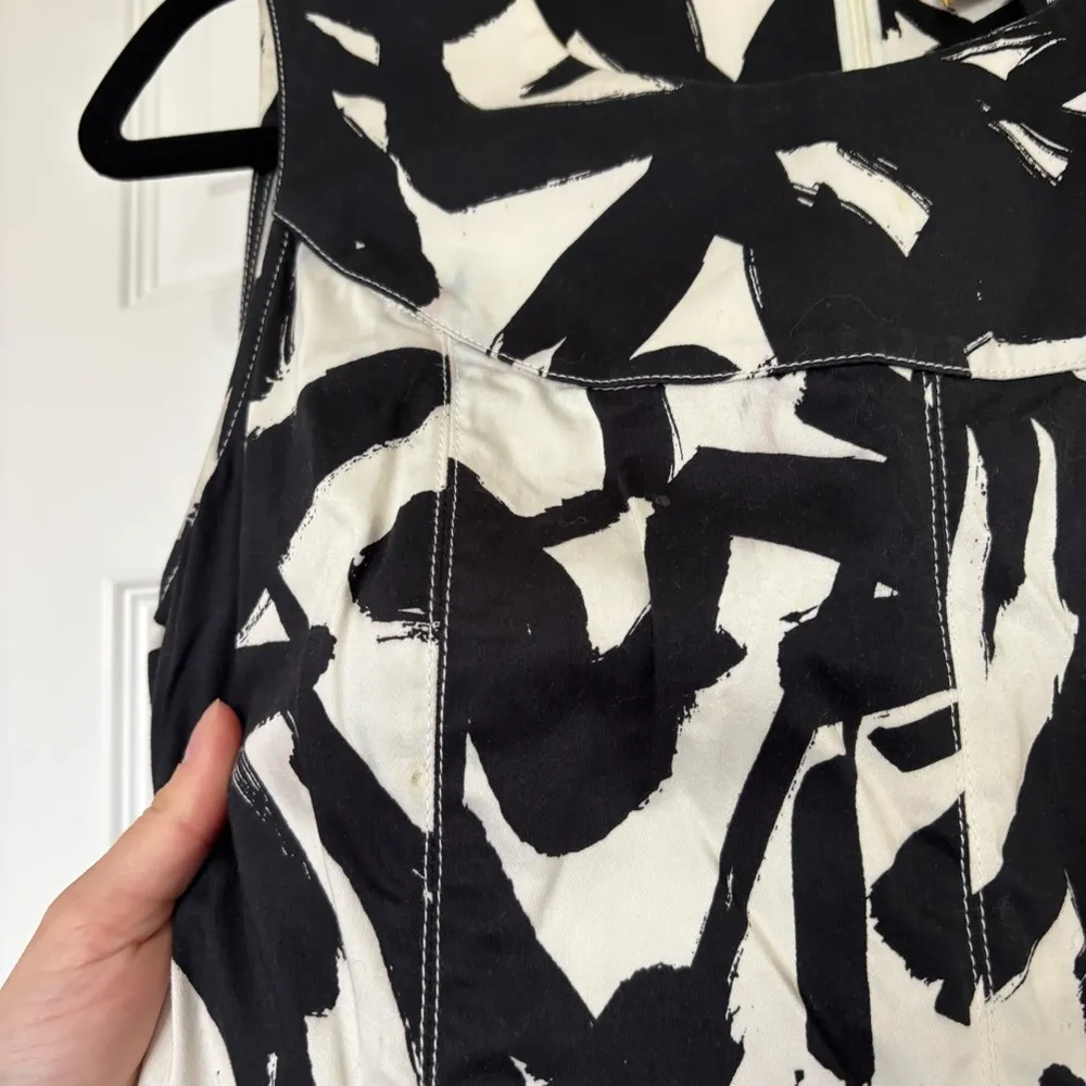 SoCa St. John Black White Patterned Dress Size Small FLAW - Image 7