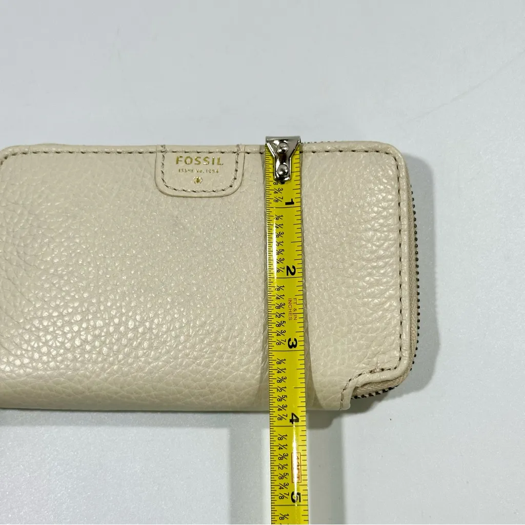 Fossil Beige Off White Leather Zip Around Wallet - Image 7