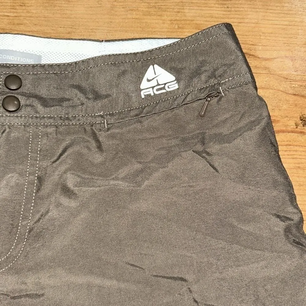 Woman’s Nike ACG Sport Capris Size 6 Brown - Image 2