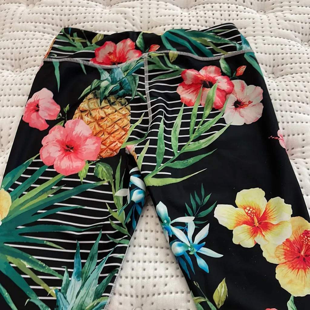 Wave Life XS tropical jungle leggings and sport bra set UPF50+ sun protection Black - Image 8