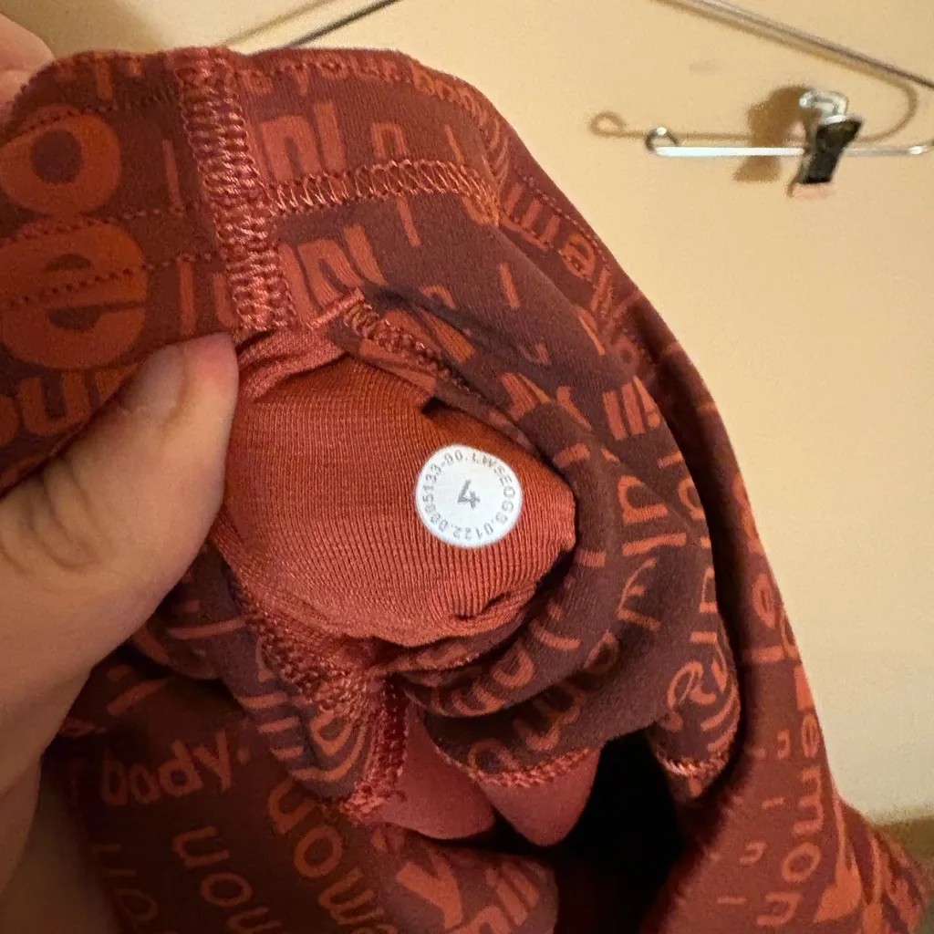 Lululemon Wunder Train Contour Fit High Rise 25” Leggings in Ombre Red Multi - Image 6