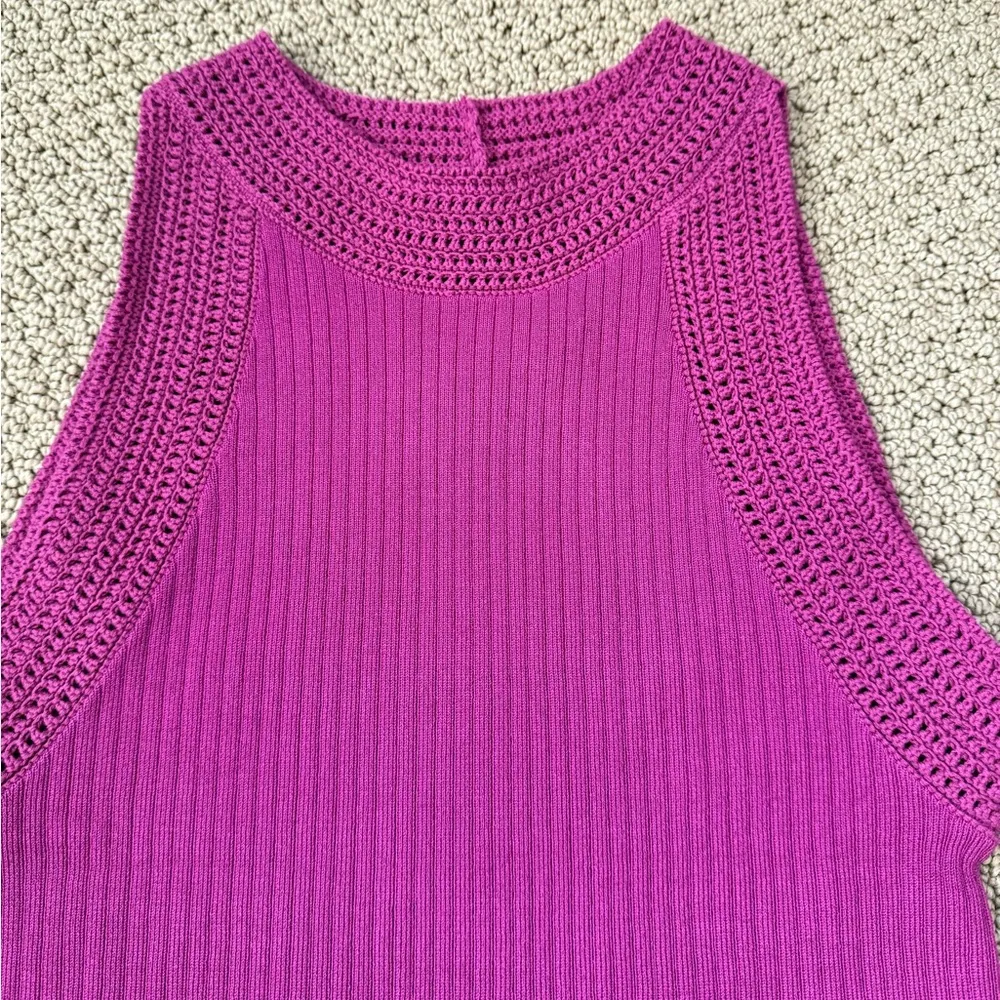 Ann Taylor Women’s Crochet Trimmed Sweater Shell Size Medium - Image 5