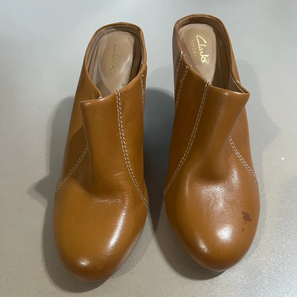 Clarks Santee Charm Women's Size 9 Shoes Cognac Leather Slip On Wedge Mules - Image 3