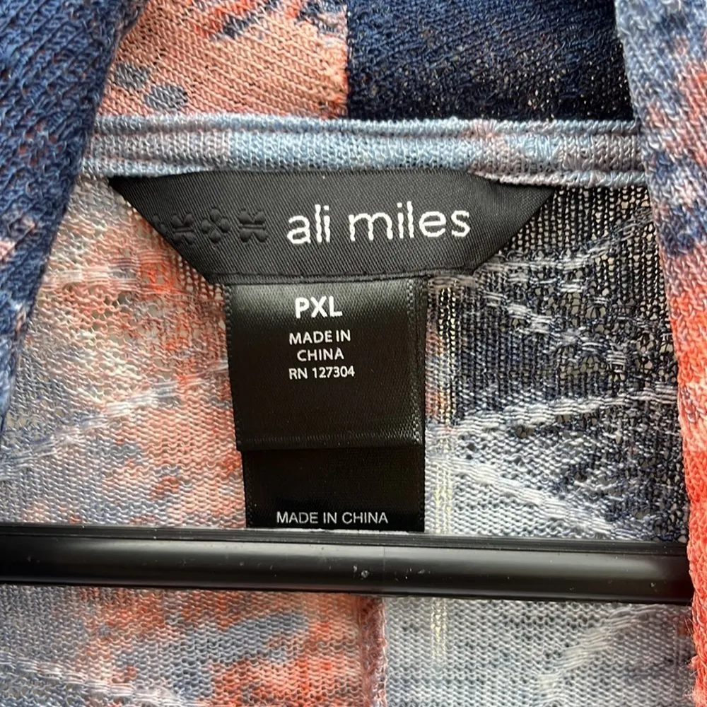 Like New Ali Miles Open Front Top Size undefined - Image 2