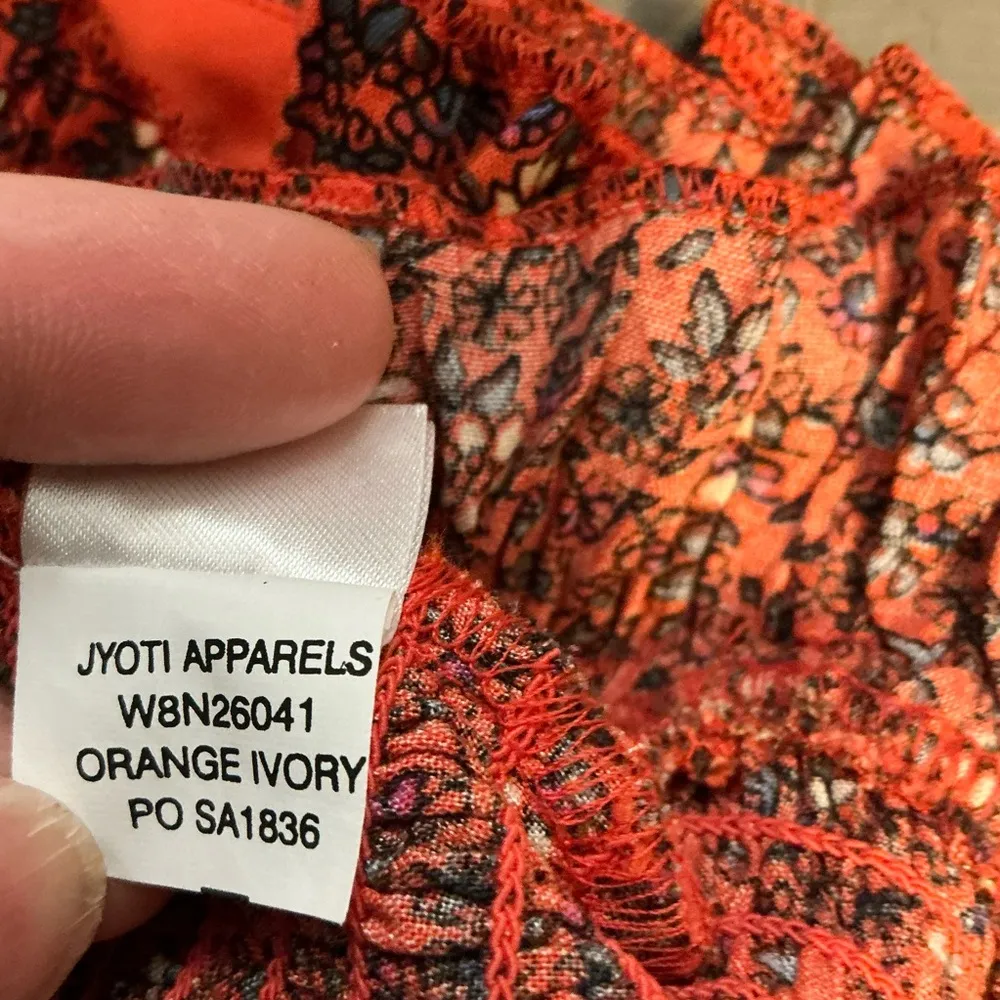 Urban Outfitters Band of gypsies floral crop top - Image 4