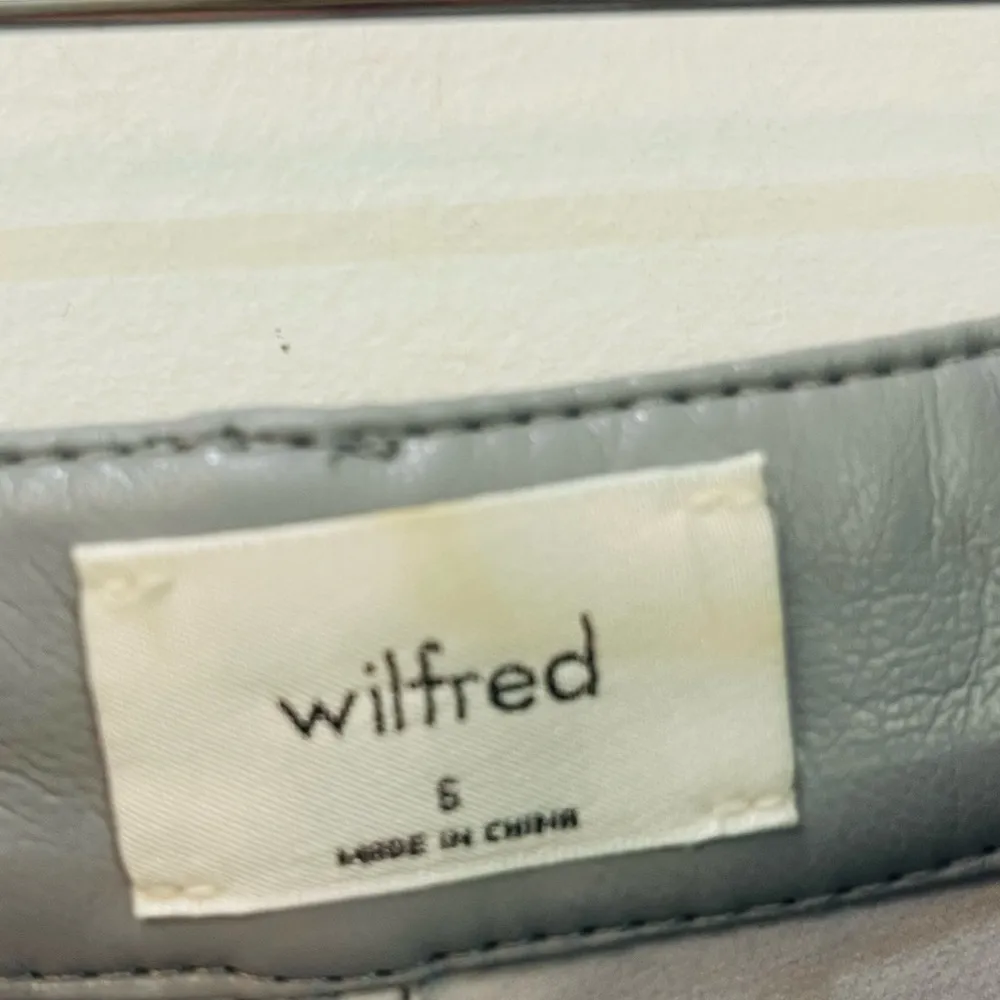 Aritzia Wilfred The Melina High Rise Vegan Leather Pants in Marble Grey size 6 Gray - Image 3