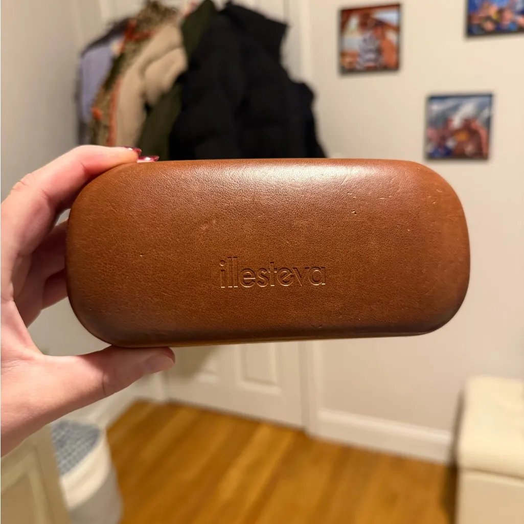 Illesteva Tortoiseshell Sunglasses - Image 4