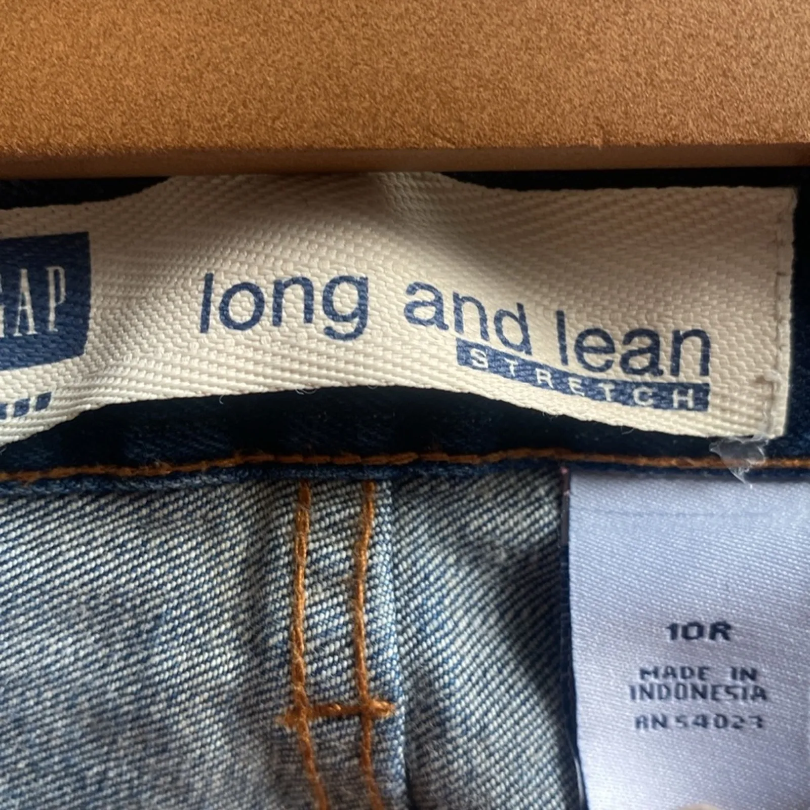 Gap Low Rise Long & Lean Boot Cut medium Wash Jeans Size 10R - Image 8