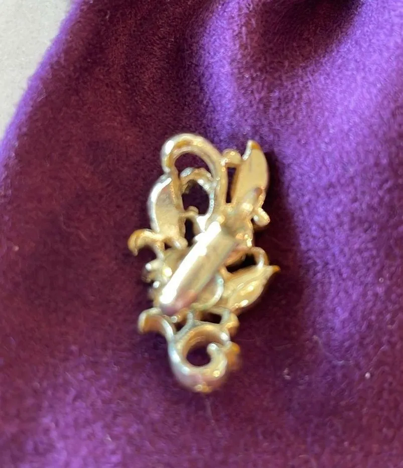 Coro Vintage Clip On Earrings - Image 4