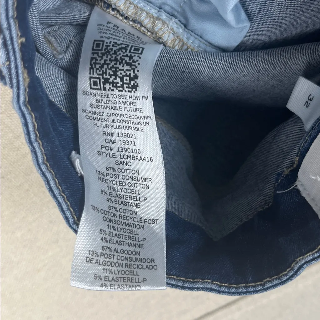 Frame Le Crop Mini Boot Jean with raw hem
Size: 32 - Image 4