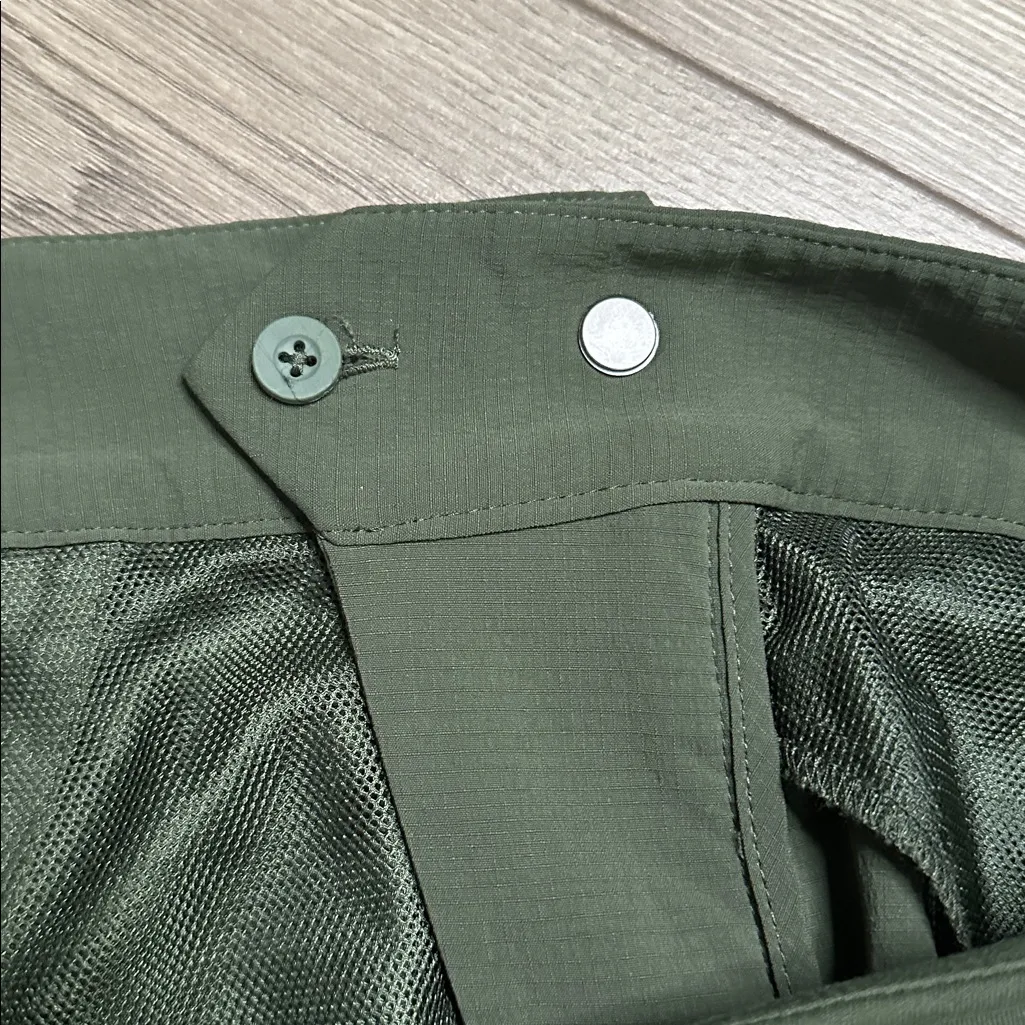 Athleta Trekkie Cargo Mid Rise Hiking Casual Shorts Olive Green Size 4 - Image 5