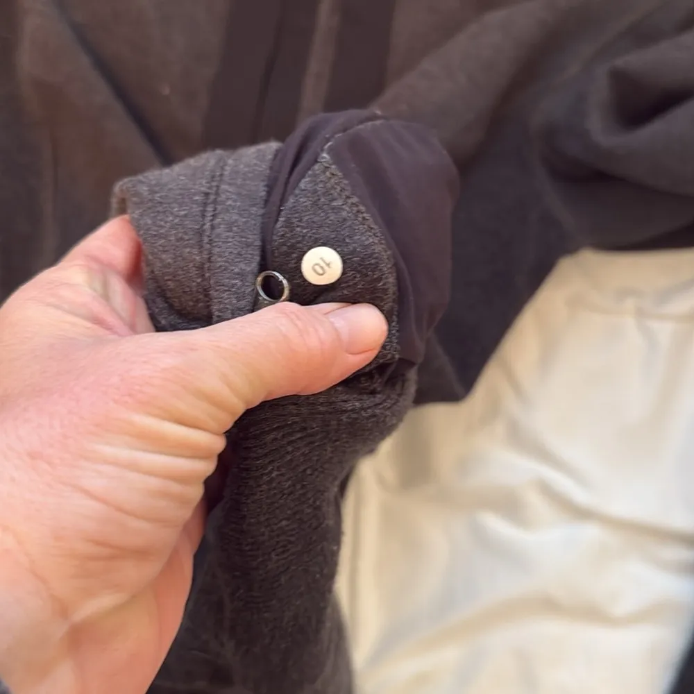 Lululemon 1/2 Zip Hoodie, Size 10 (circa 2011) - Image 7