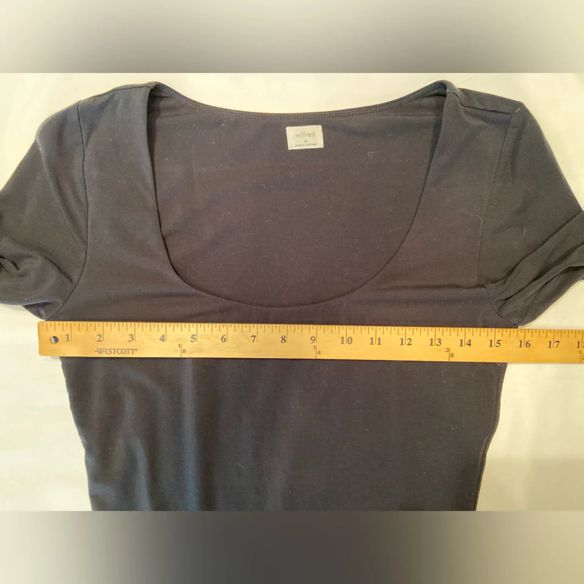 Aritzia, Wilfred Black Body Suit,‎ long sleeve, scoop neck, size Medum - Image 6