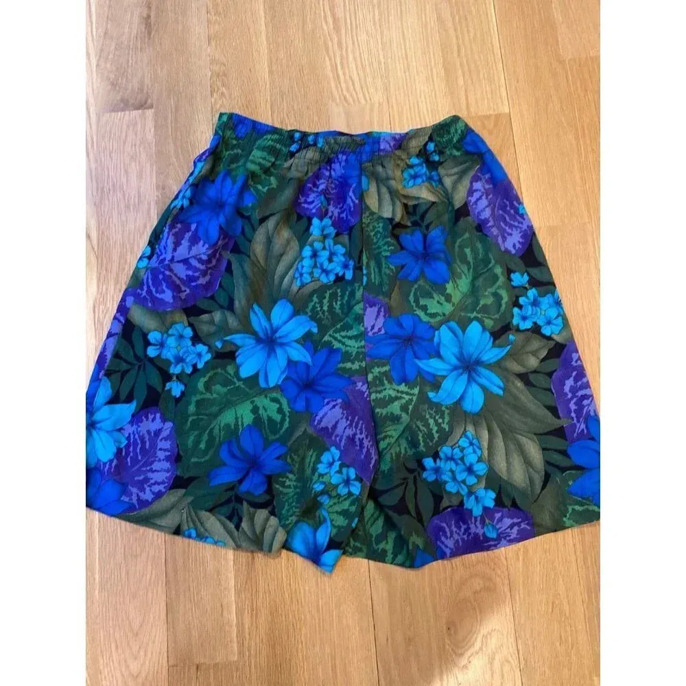 Vintage Women’s Shorts Floral Hawaiian 90s High Waist Coastal Petite Medium Blue - Image 3