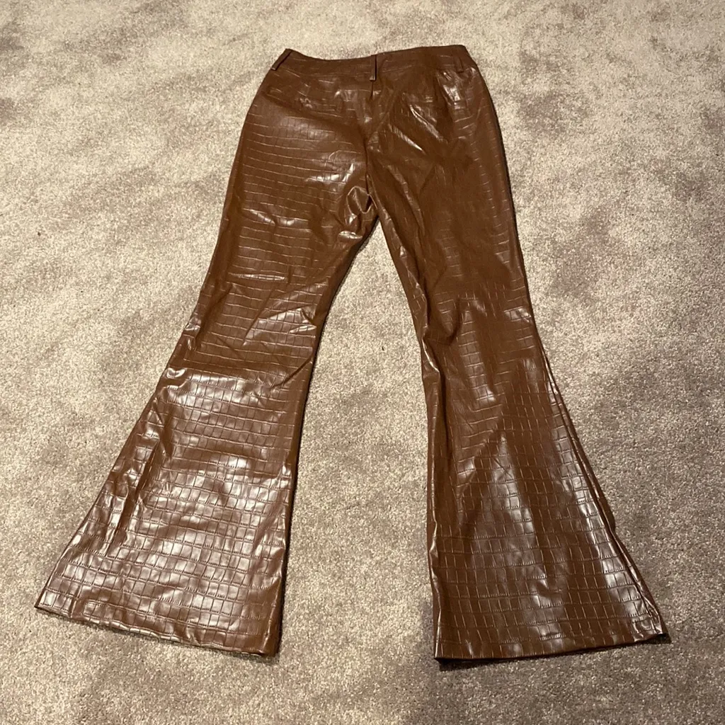 NWT PRETTYLITTLETHING Faux Leather Croc Embossed Flare Bottoms SIZE 12 - Image 7