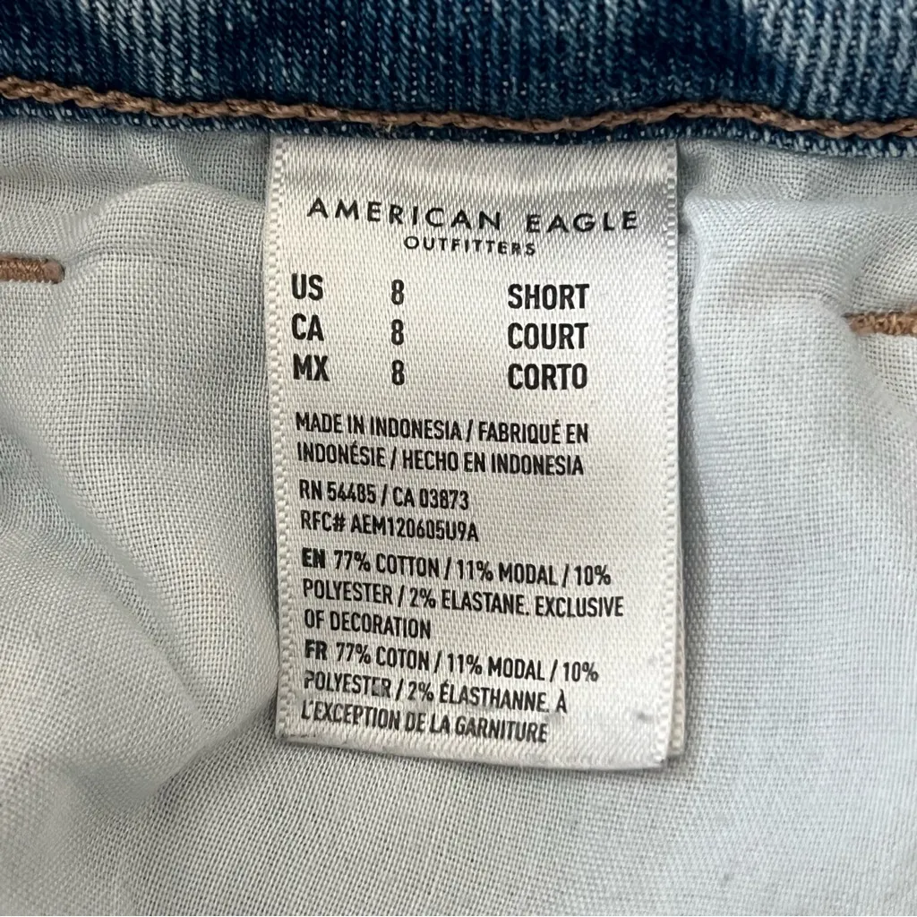 American Eagle Stretch Ripped Mom Jeans Destroyed Light Wash Size 8 Short - Image 12