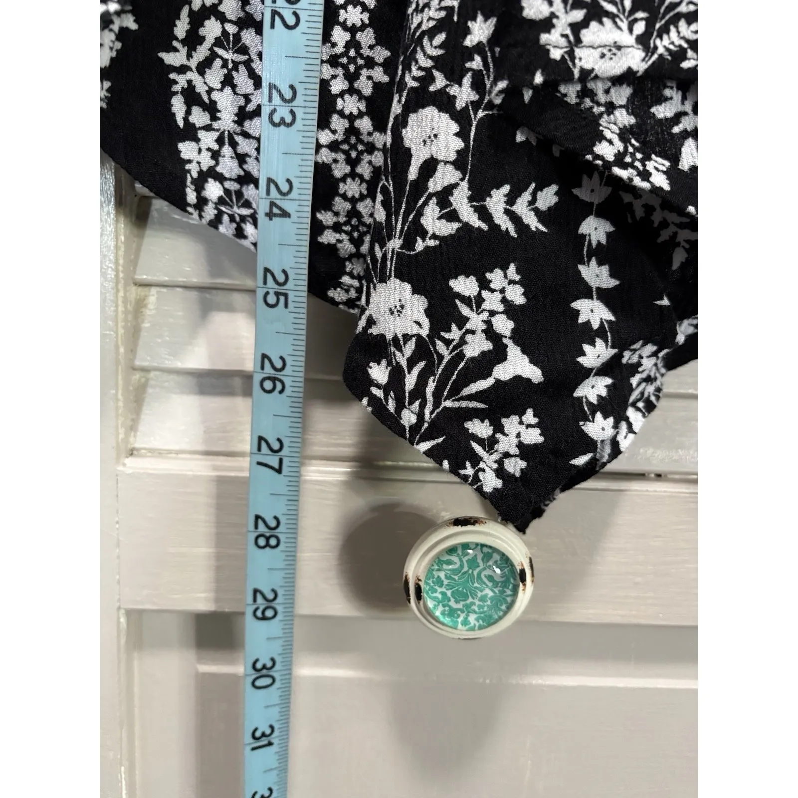 Faded Glory Black/White Floral Wrap Skirt Size L (12-14) Elastic Waist No Belt‎ - Image 3