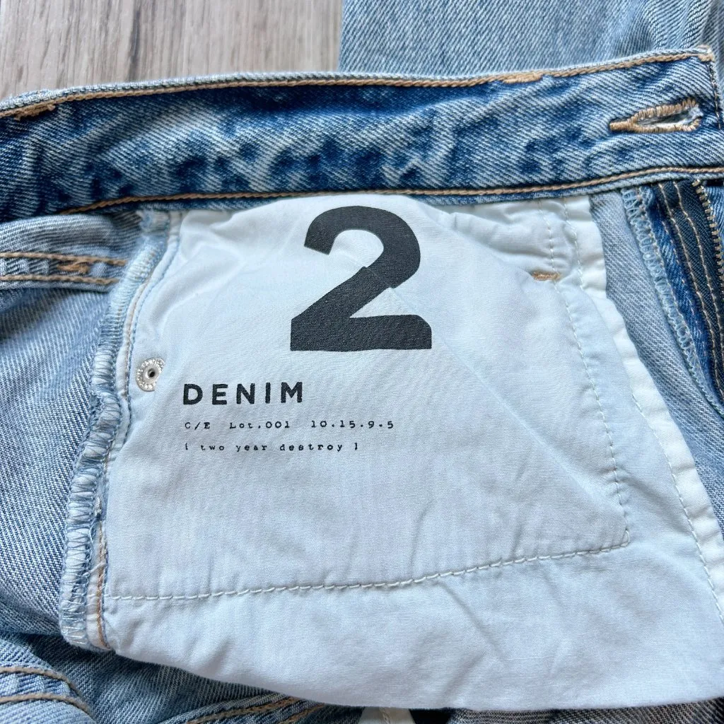 Current Elliott Women's The Fling Jeans in 2 Year Destroy Light Wash Size 27 - Image 10