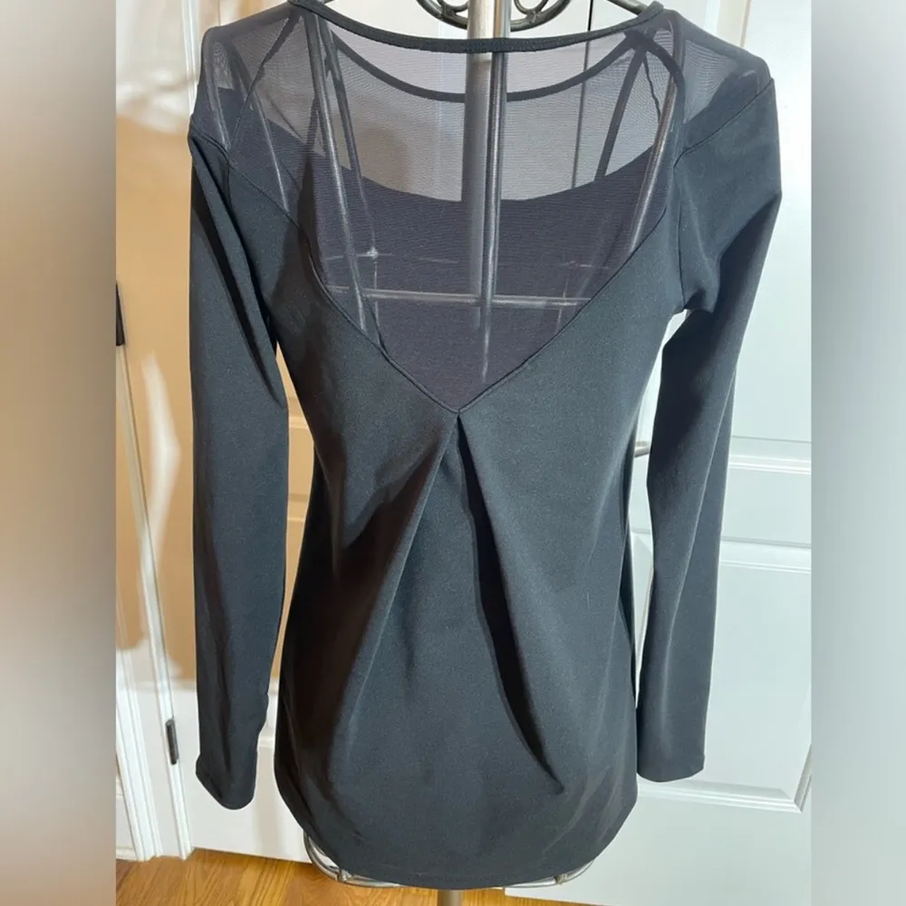 Flashdry Mesh Top Long Sleeve Draped Detail Split Back sz Medium - Image 2