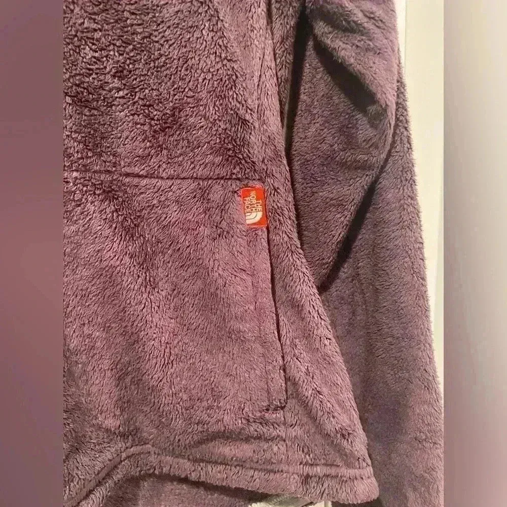 The North Face Mossbud Arcadia 1/4 Zip Fleece Purple Kangaroo Pocket Size Medium - Image 3
