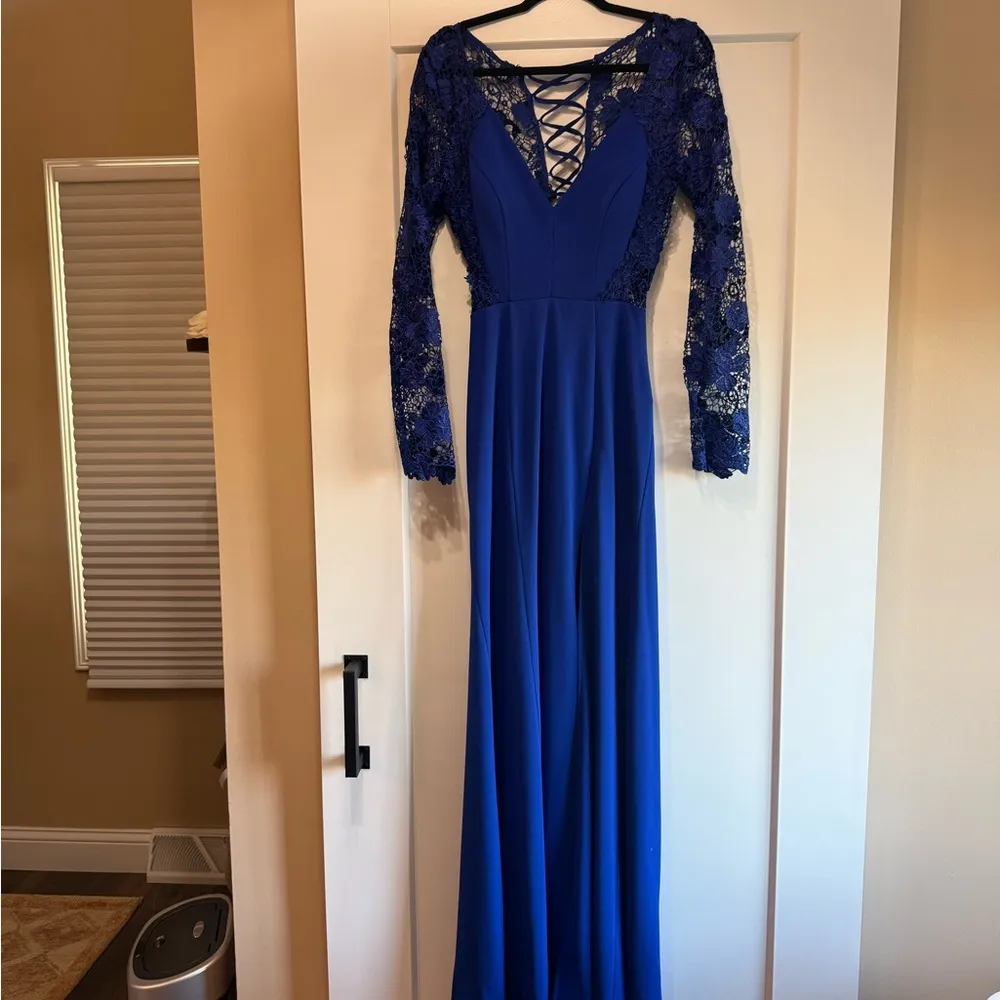 Lulus long sleeve prom dress size medium beautiful detail with lace up back - Image 5