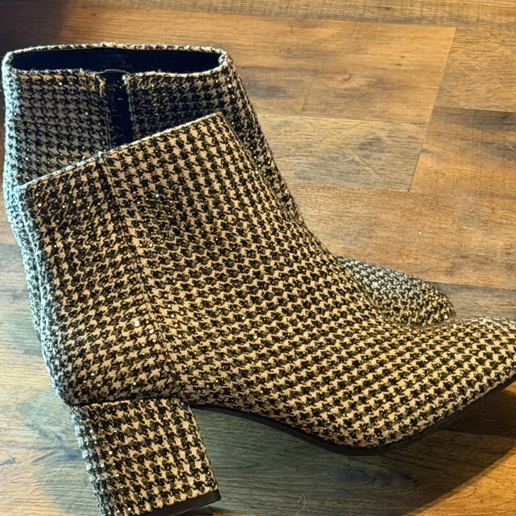 Kelly and Katie Black and White Houndstooth Ankle Boots Shine and Shimmer size 7 - Image 9
