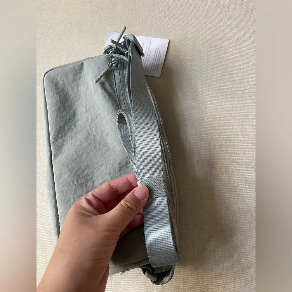 Multi-Pocket Crossbody Bag 2.5L  - Jade Grey - Image 4