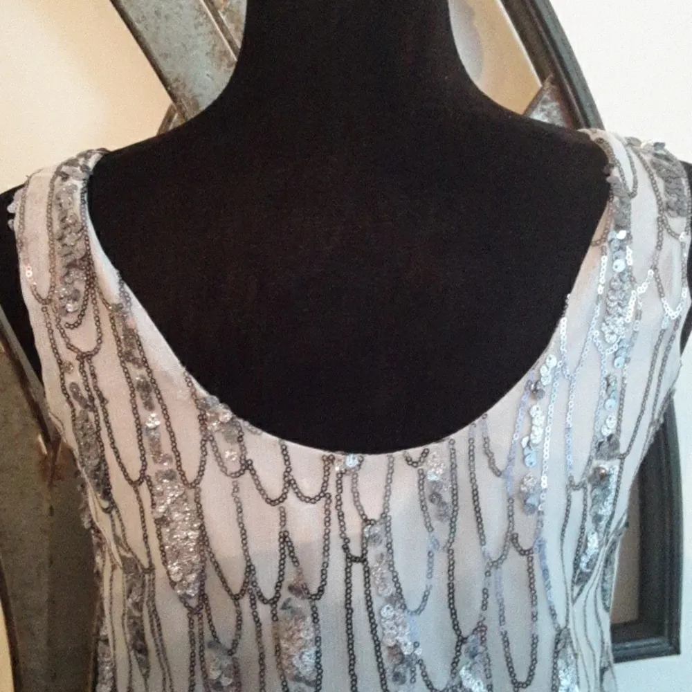 Roselyn Silver Sequin Sleeveless Mini Shift Dress - Image 7