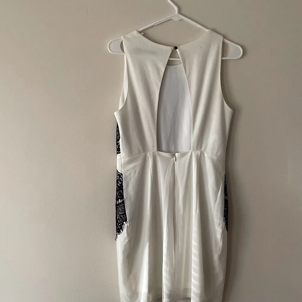Ark & Co White Cocktail Open Back Mini Dress With Black Lace Detail Size… - Image 4