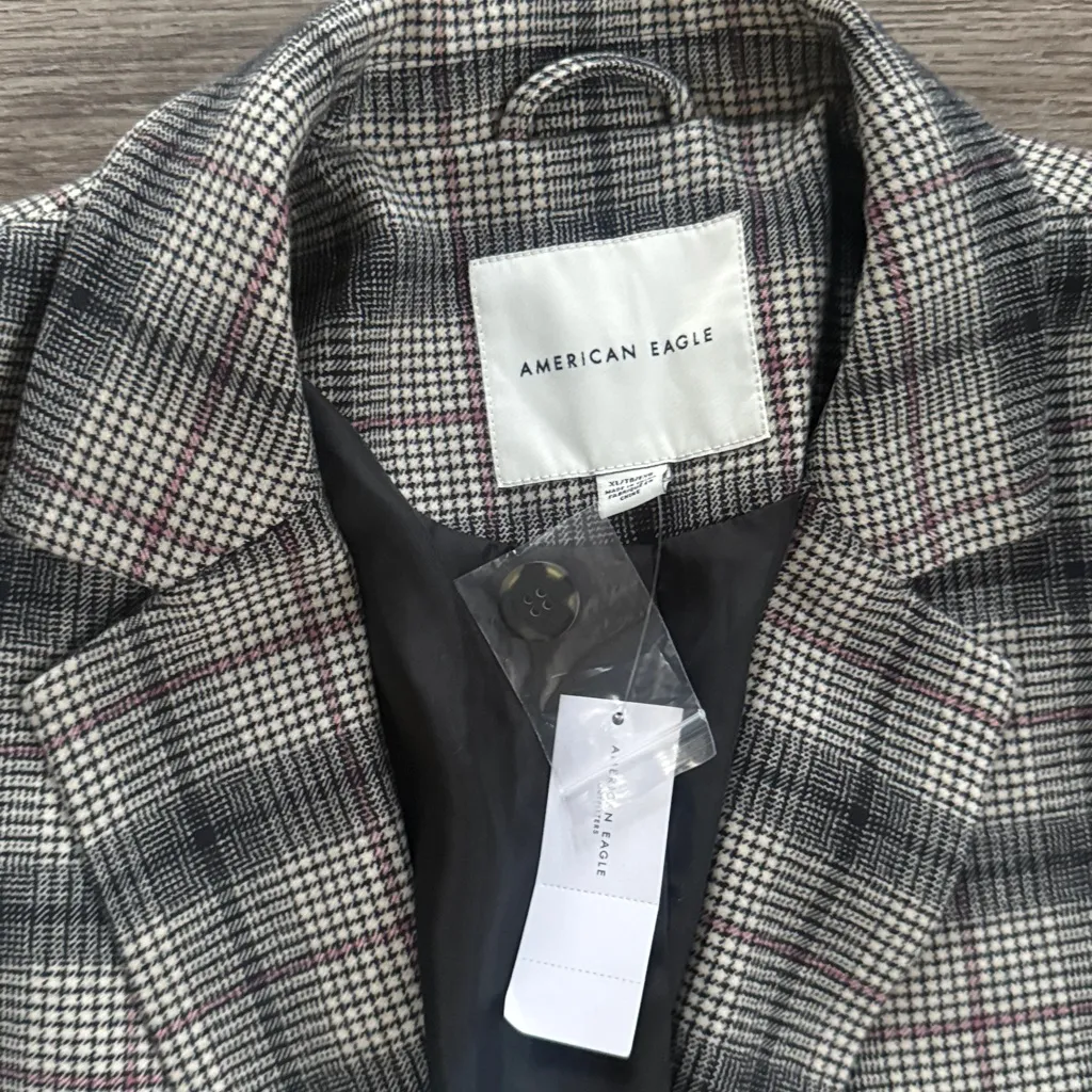 American Eagle Outfitters Black and Gray Plaid Blazer - Image 3