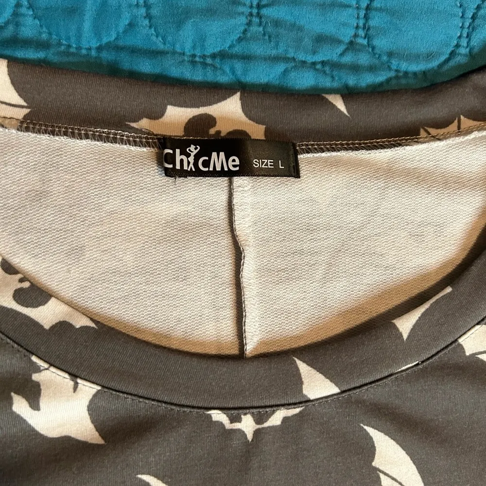 Gray Longsleeve Bat Top Large - Image 7