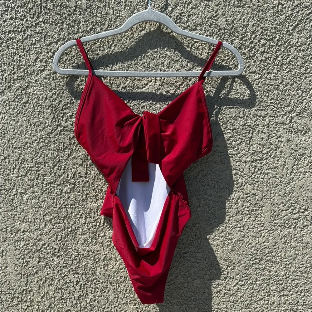 Chic Red One - Image 7