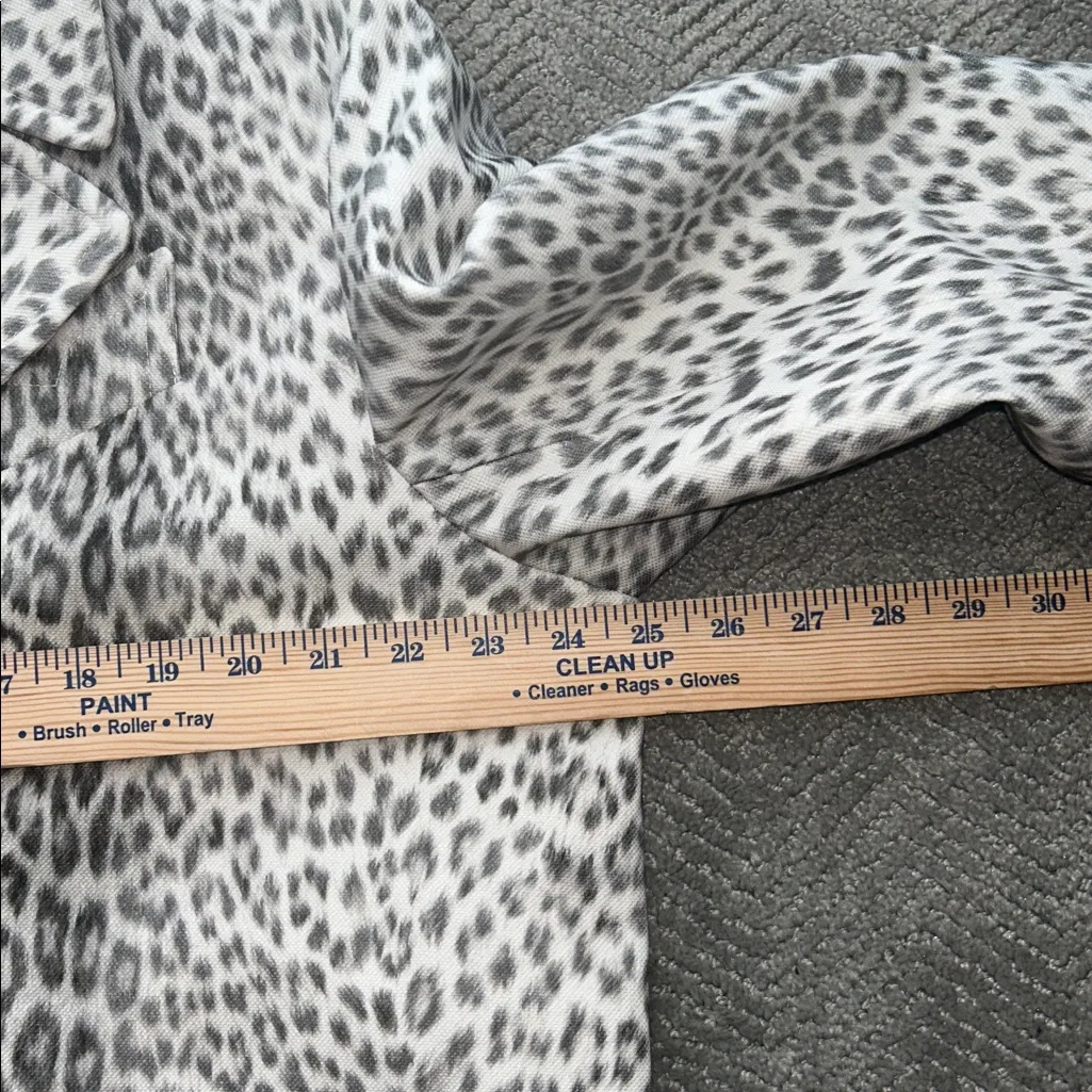 Tara Jarmon Leopard Print Double Breasted Coat Made in France Size 40 Gray - Image 9