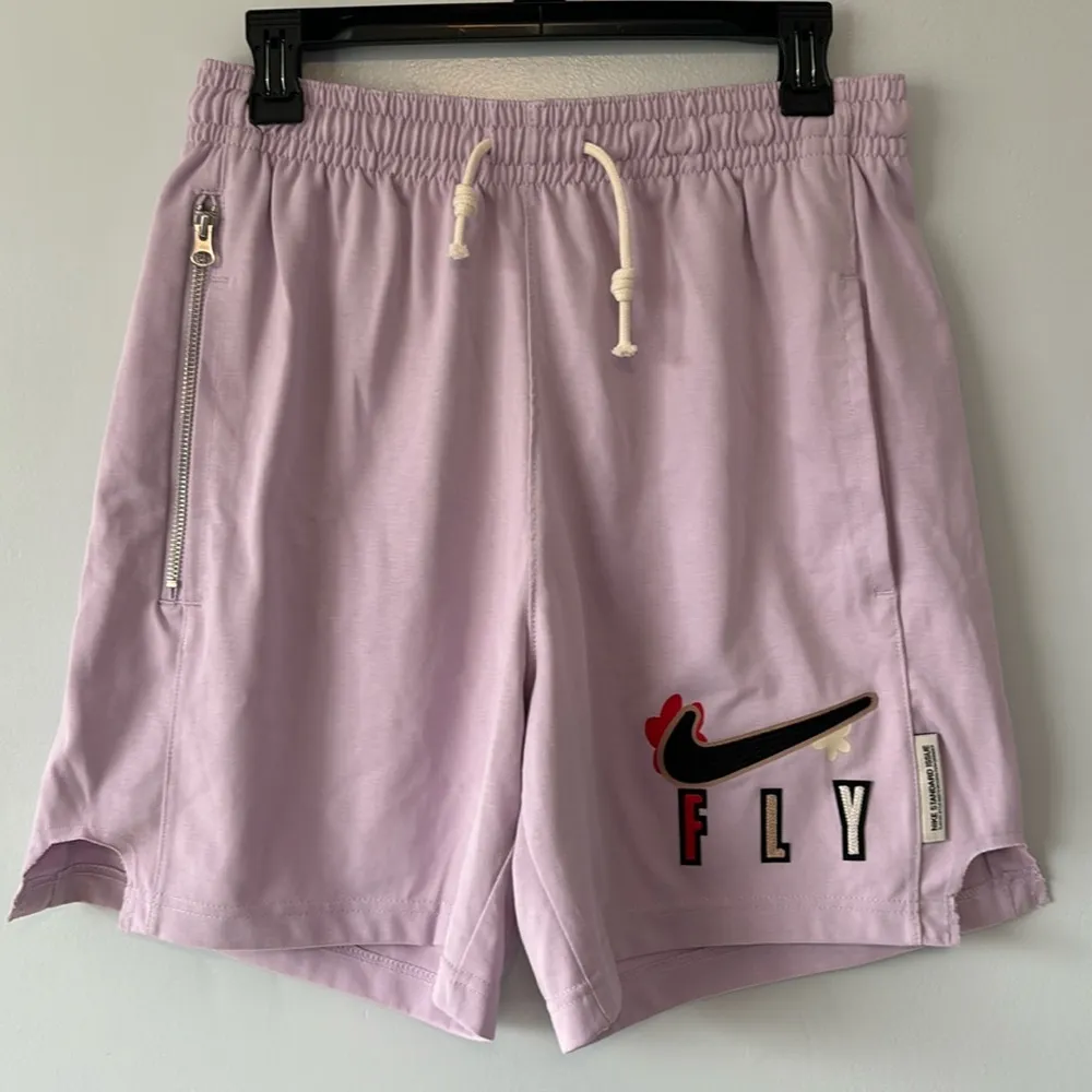 NWT Nike Basketball Dri-FIT Standard Issue Fleece Shorts in Lilac Size Med - Image 2