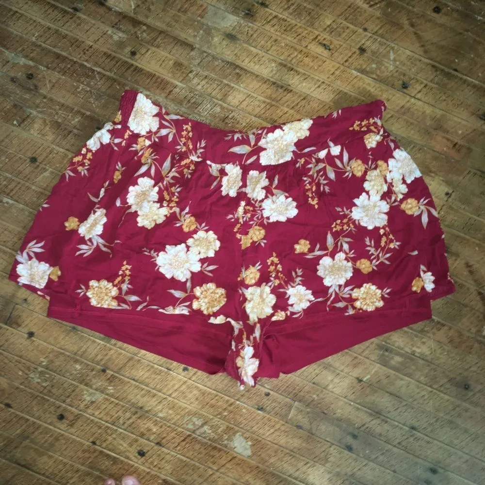 Torrid 3 red floral lightweight lined shorts - Image 3