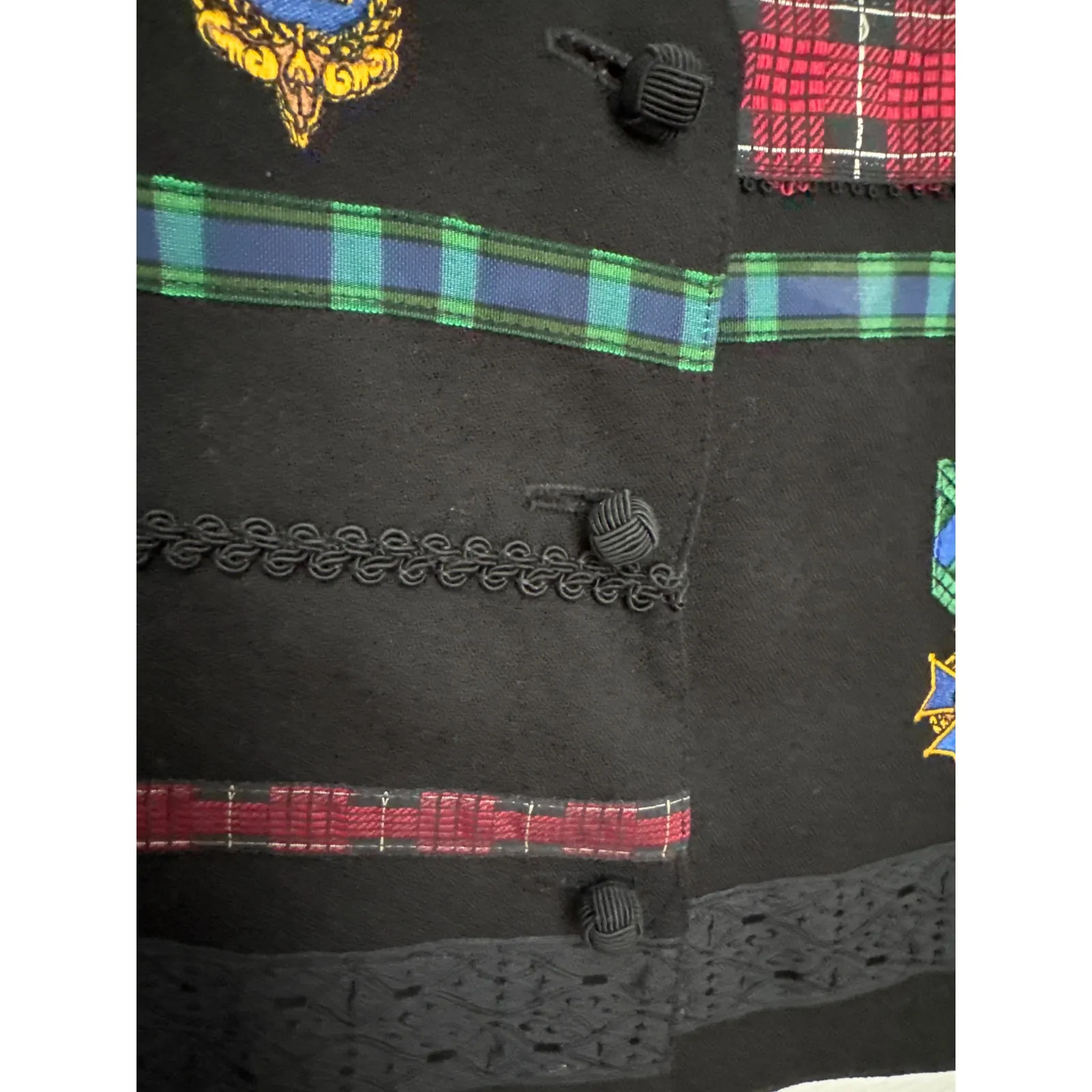 Y2K Eagle's Eye Vest Embroidery Lace black Red tartan Large - Image 4