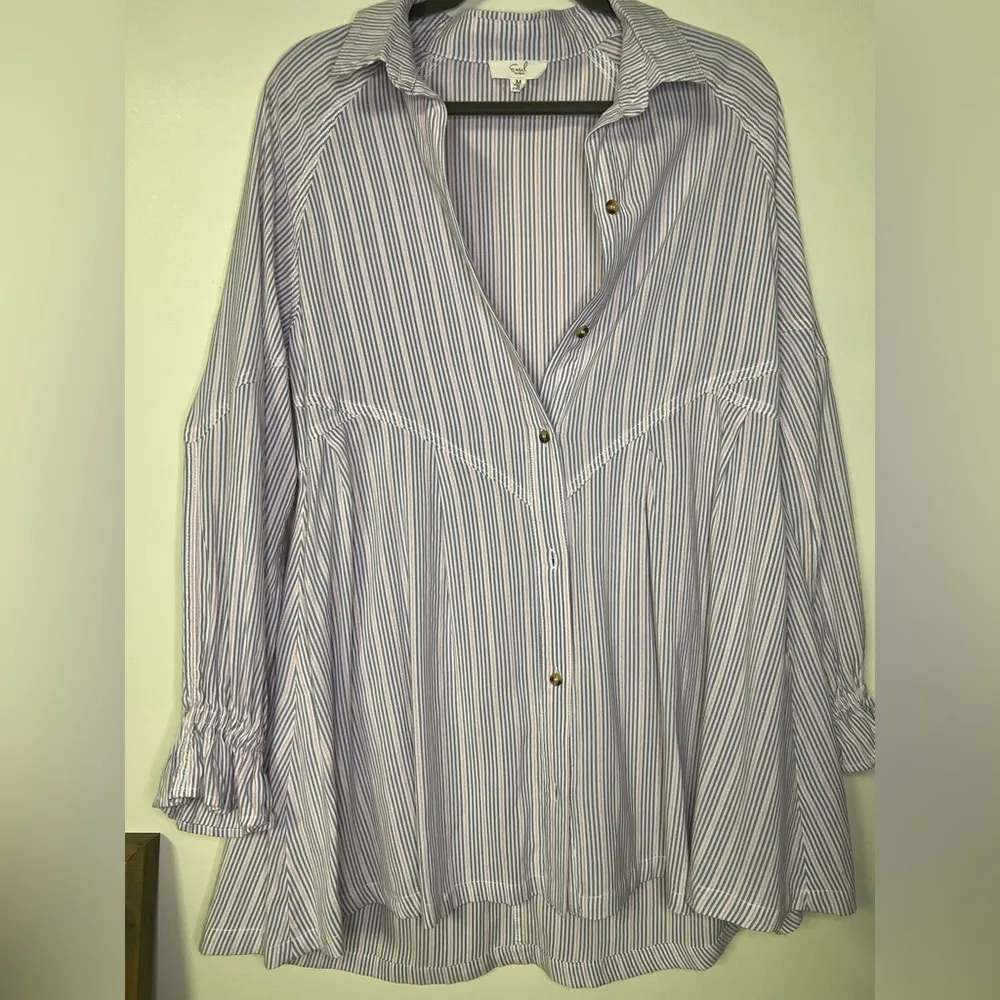 Easel blue oversized shirt dress with pockets! - Image 6