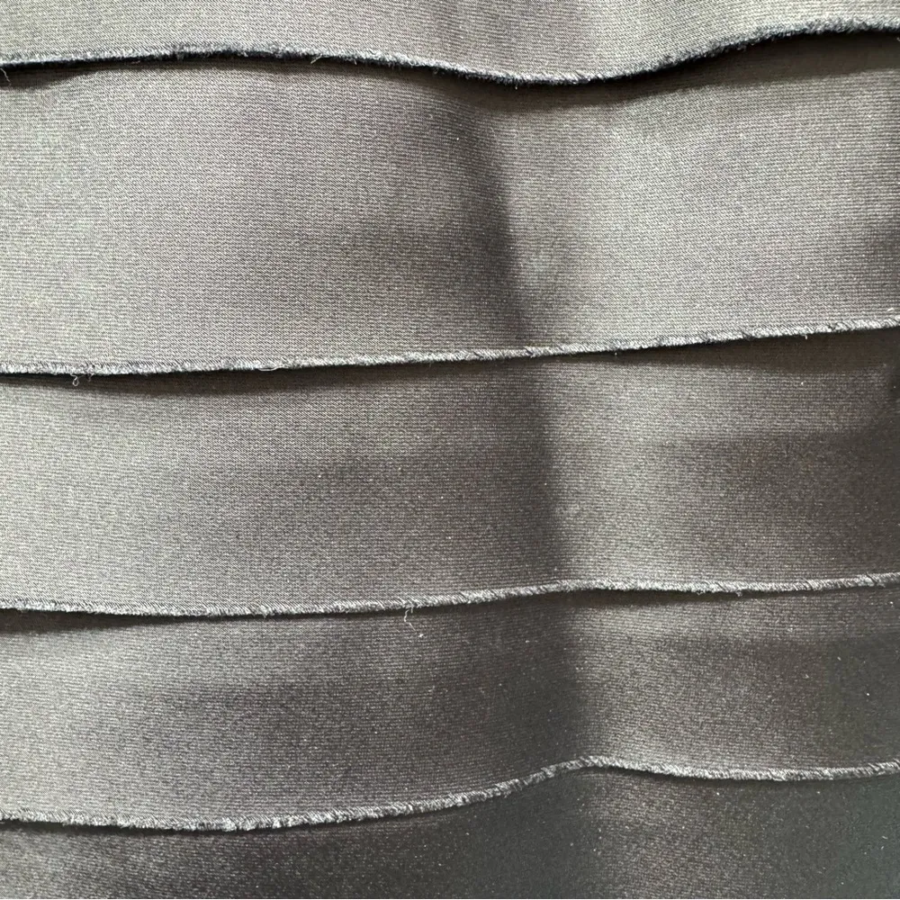 White House Black Market WHBM Black Layered Satin Pencil Skirt Size 00 - Image 3