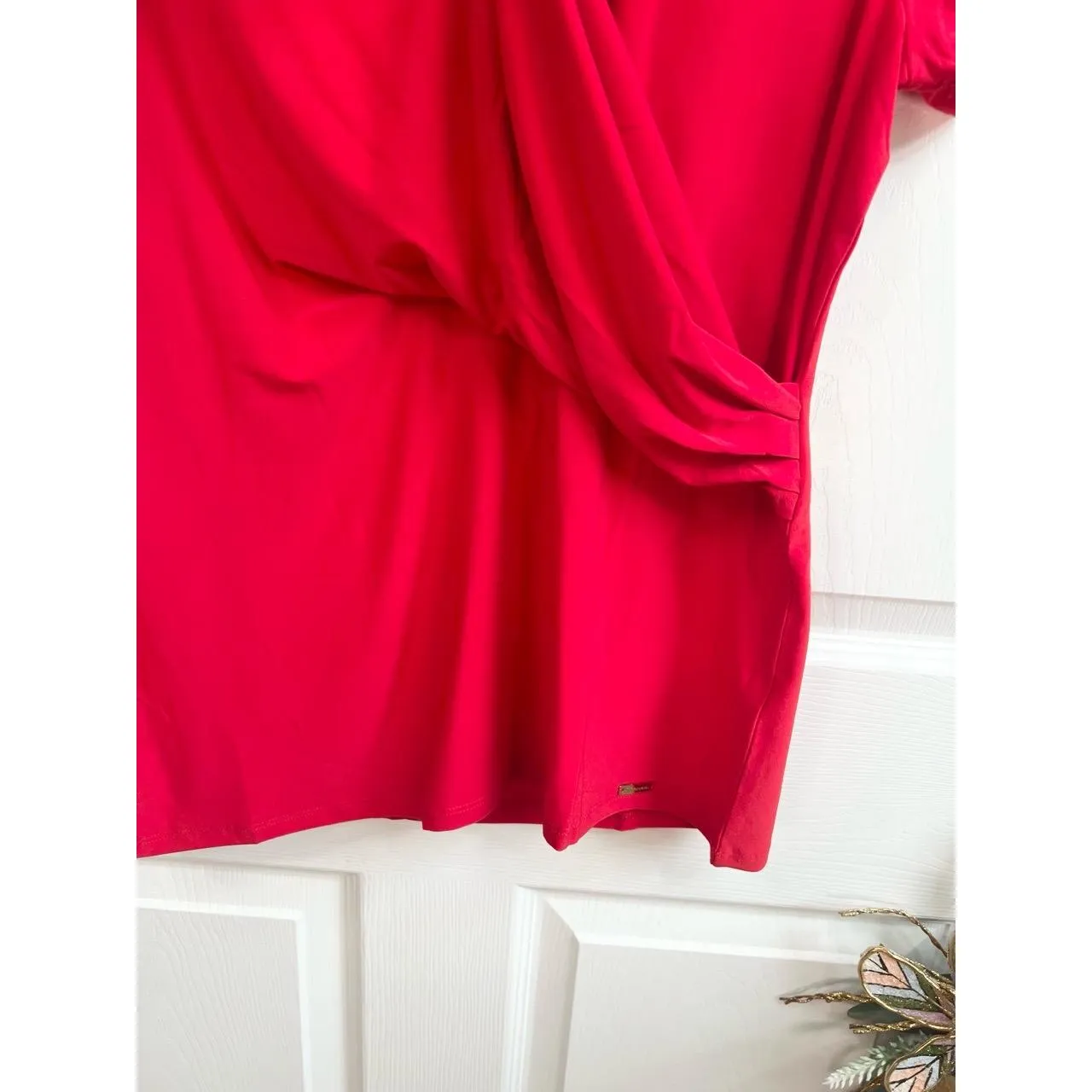 T TAHARI Blouse Size S Red Draped V Neck Short Sleeve Jersey Knit Faux Wrap Top - Image 5