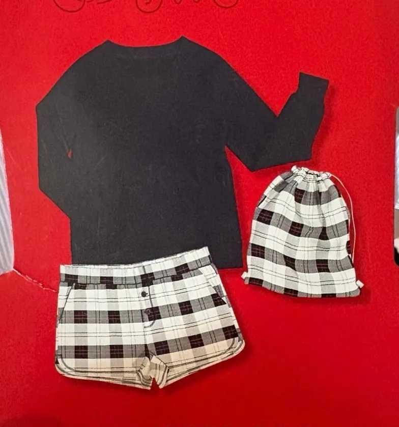 Wondershop at Target Pajama Set – M – Plush Top + Flannel Shorts + Matching Bag Black Size M - Image 1