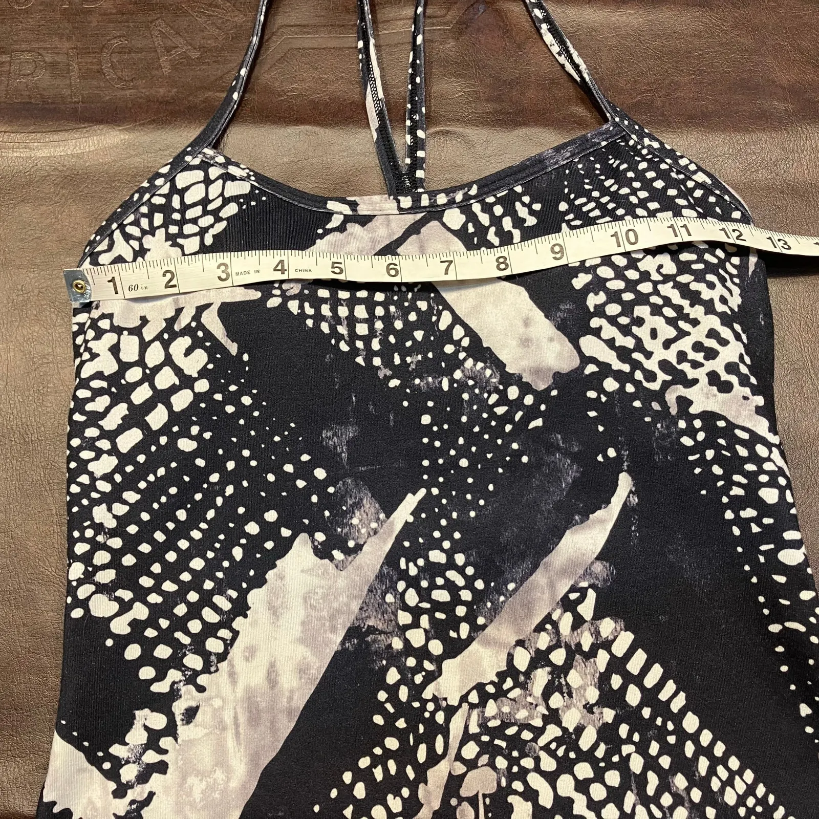 Lululemon Power Y Tank Top Size 4 Black White Abstract‎ Built - Image 13