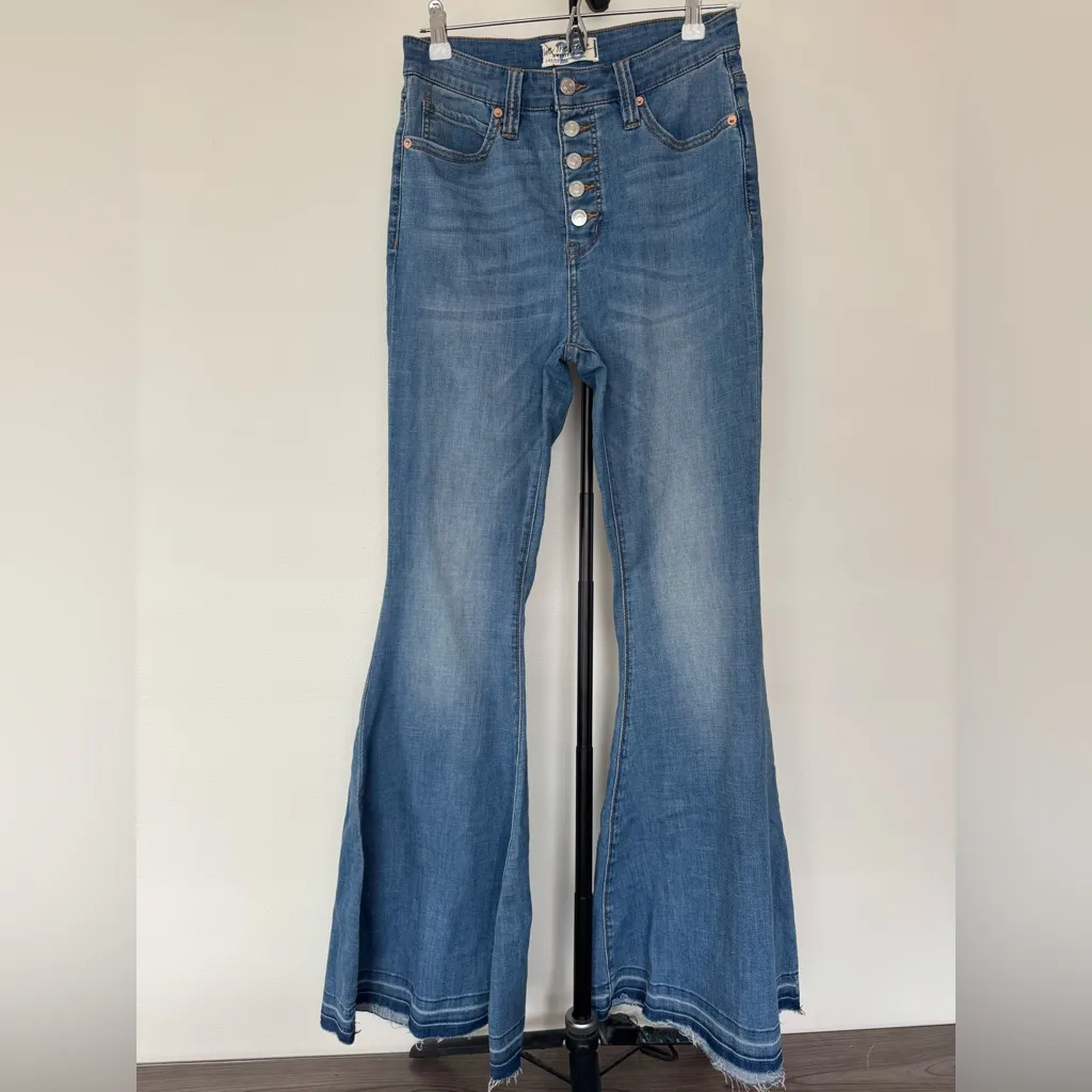 We The Free Irreplaceable‎ Flare Denim Jeans Size 28 Button Fly Medium Wash - Image 2