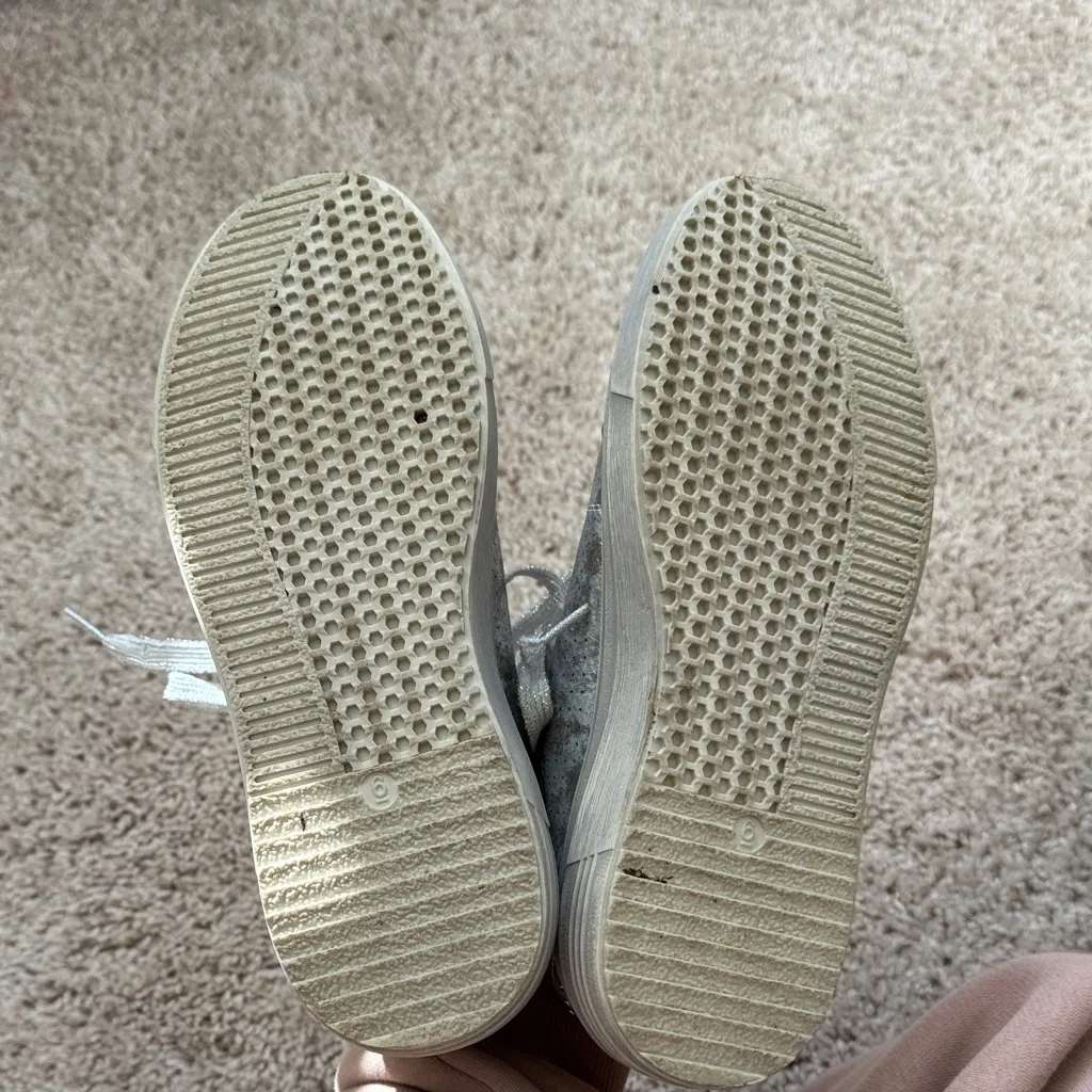 Corkys Hey Girl Down Time Oxford Sneaker in Metallic Silver - Image 9