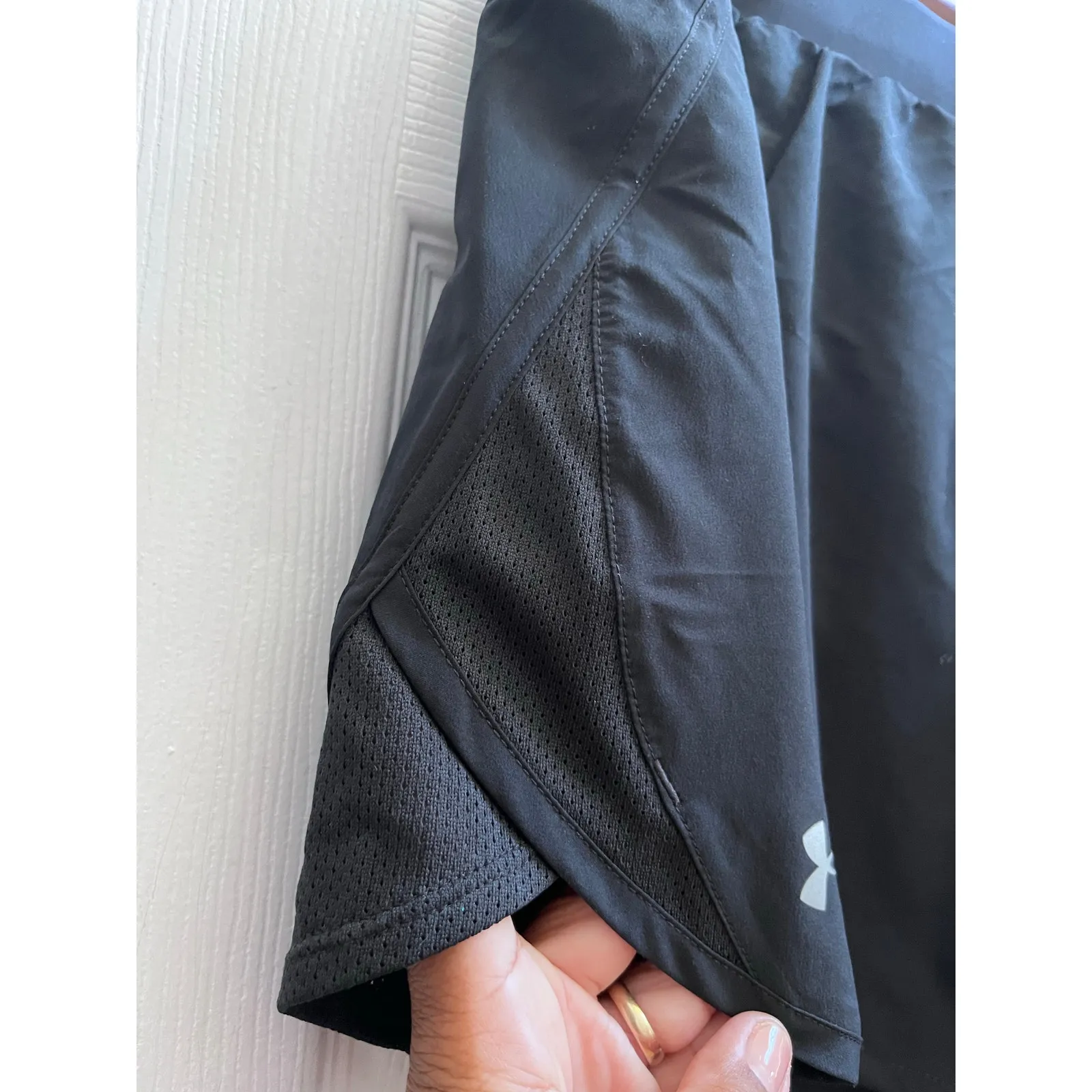 Under Armour Heatgear Loose Black Built In Brief 3 Inch Inseam Short Size XL New - Image 4