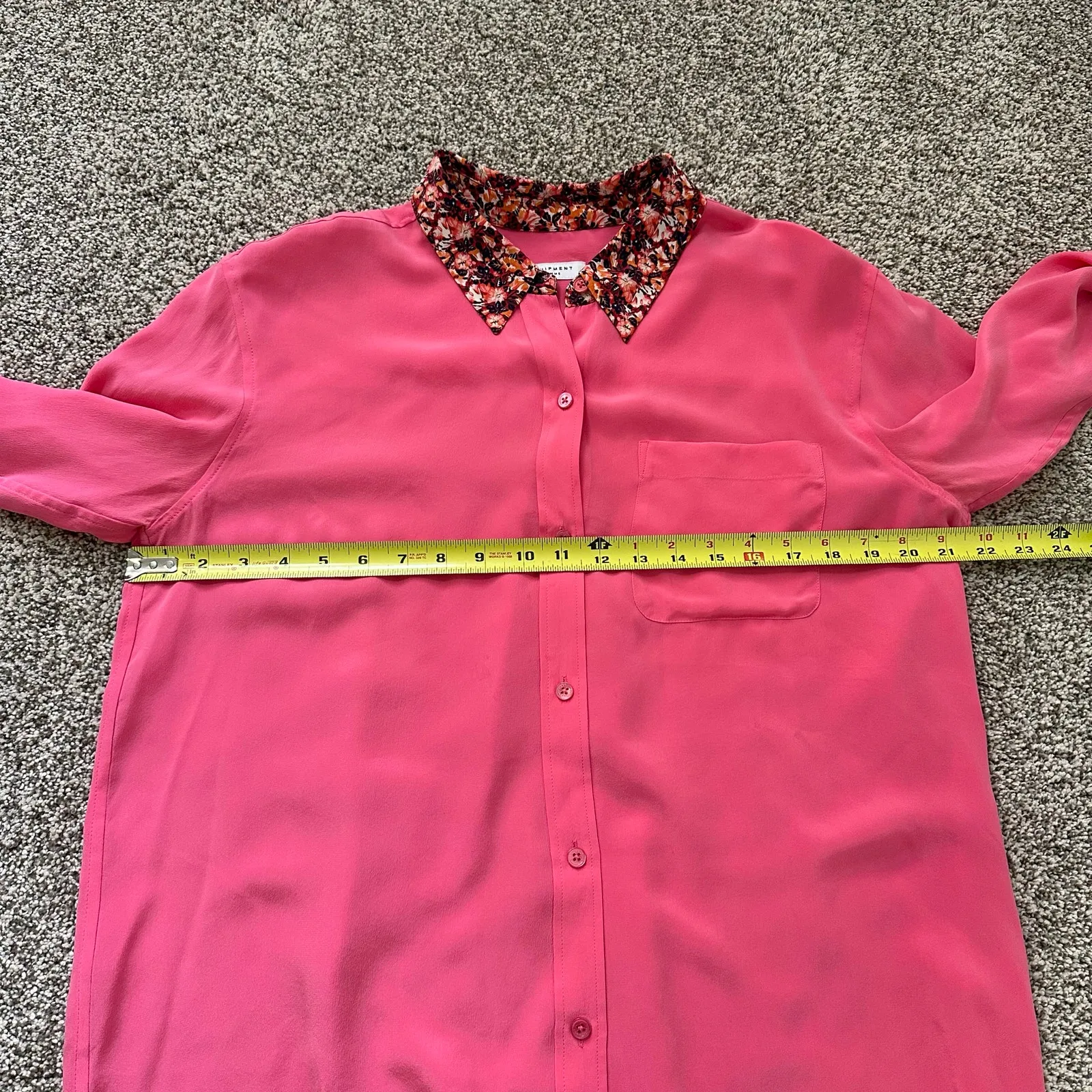 Equipment hot pink silk long sleeve button down top size M - Image 11