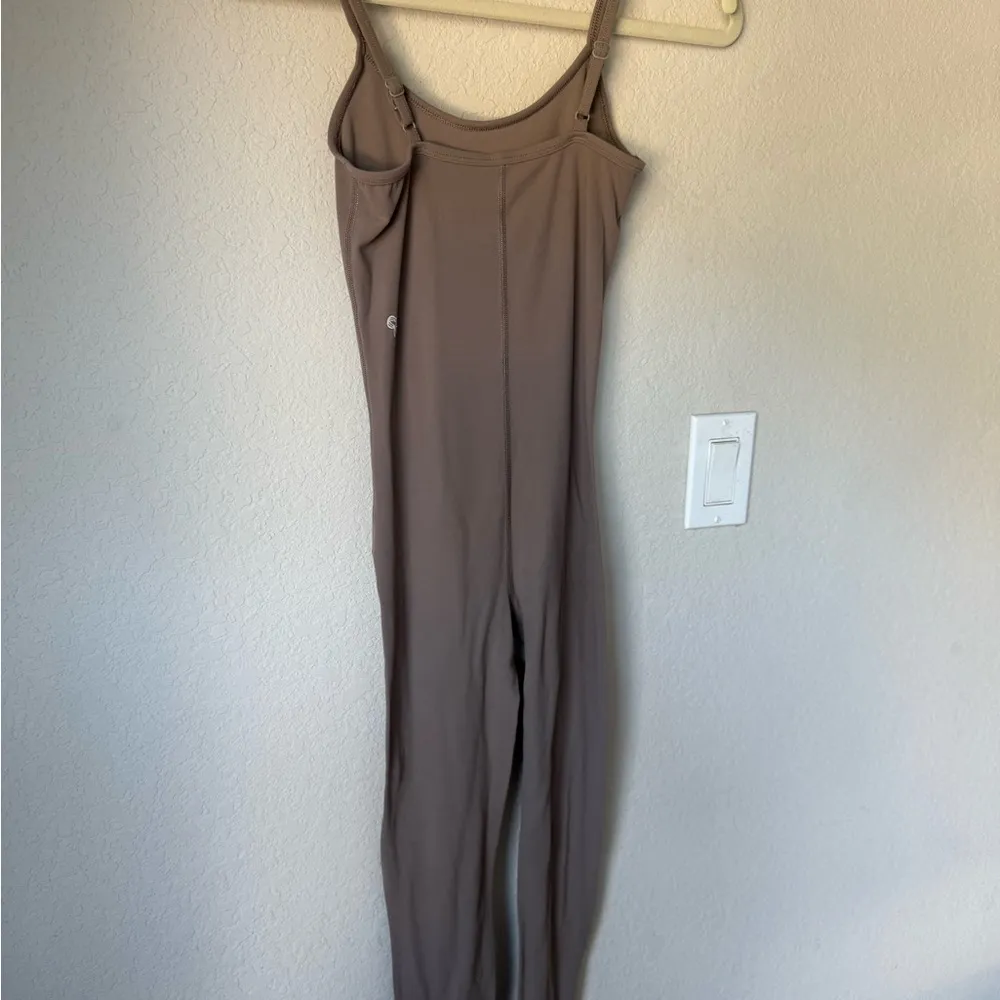 Aritzia TnAction Taupe Jumpsuit Scoop-neck jumpsuit Bodysuit - Image 12