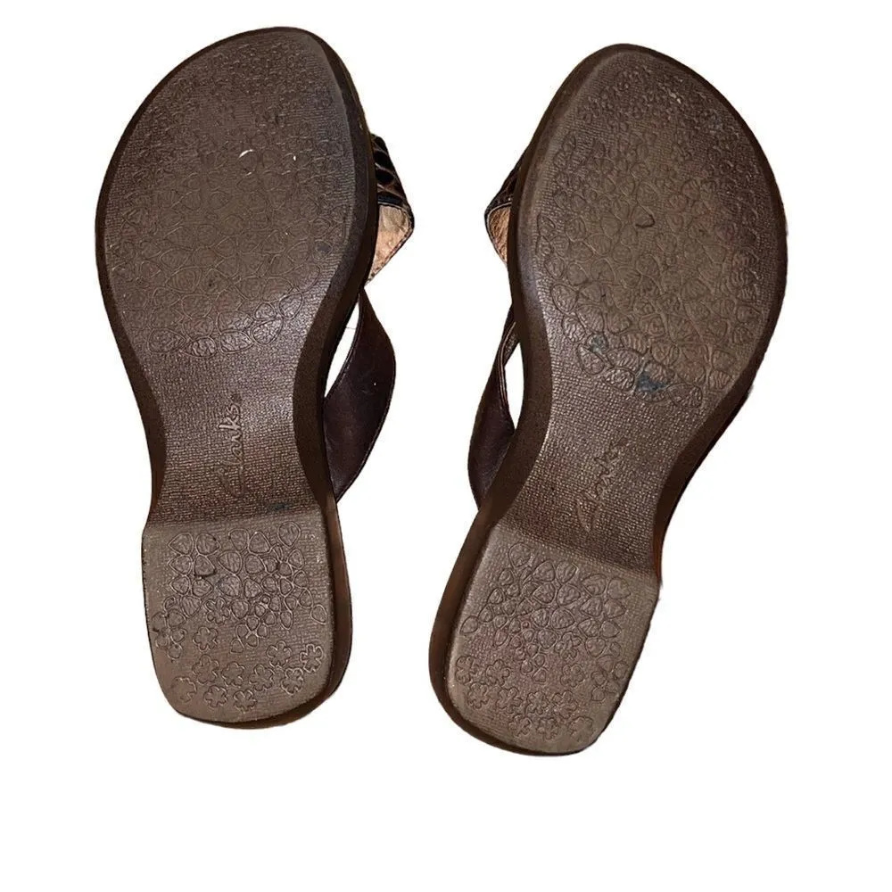 Clarks Brown Leather Thong Sandals Size 8 M - Image 5